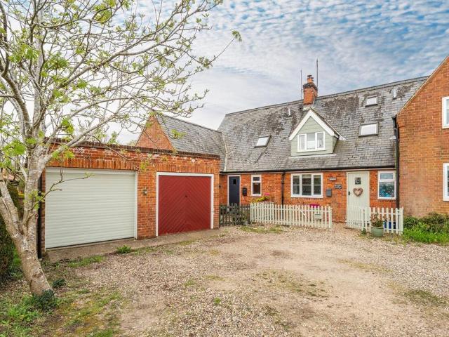 2 bedroom cottage for sale