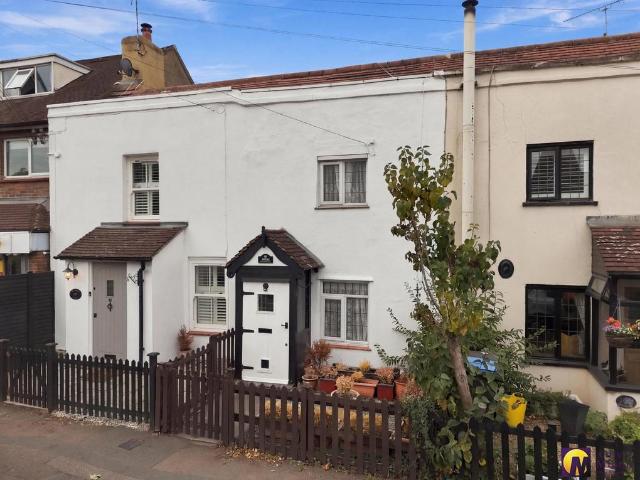 2 bedroom cottage for sale