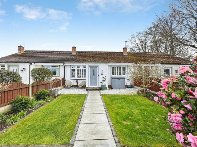2 bedroom terraced bungalow for sale