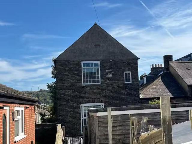 2 bedroom cottage for rent in Chapel Cottage, Tower Street, Do.