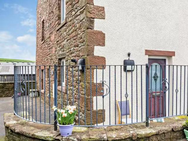 2 bedroom cottage for rent in High Broad Leys, Calderbridge, S.