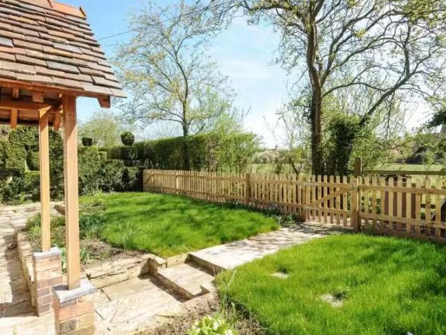 2 bedroom cottage for rent in Long Marston, Warwickshire, CV37