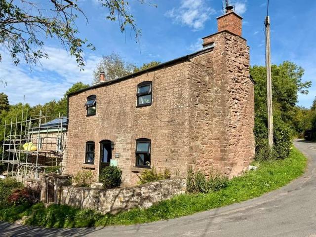 2 Bedroom Cottage House