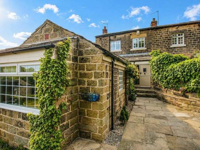 2 Bedroom Cottage House