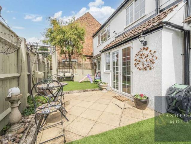 2 Bedroom Cottage House