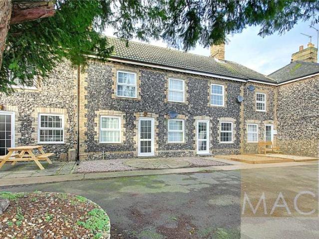 2 Bedroom Cottage House