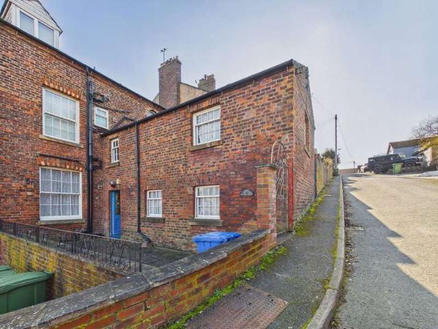 2 Bedroom Cottage House