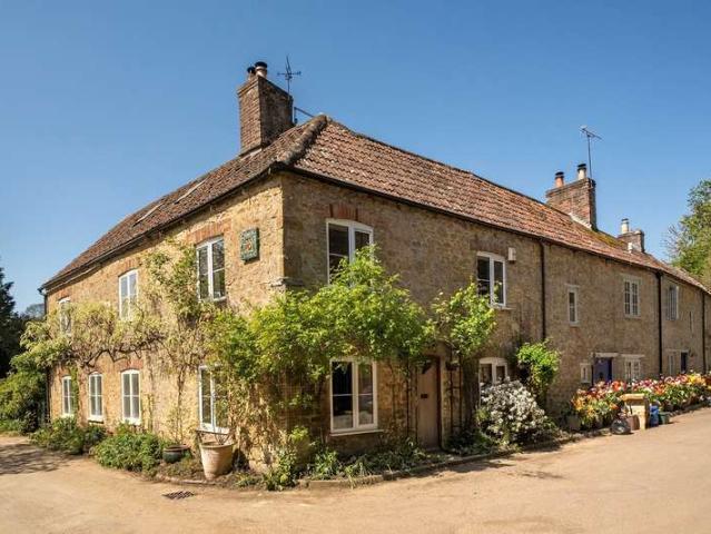 2 Bedroom Cottage House