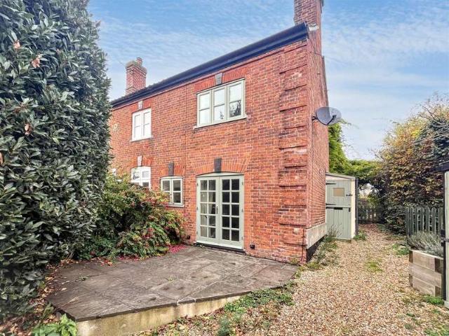 2 Bedroom Cottage House
