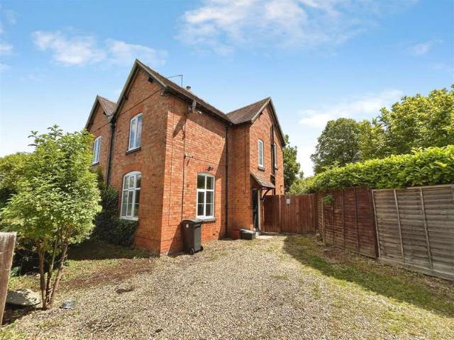 2 Bedroom Cottage House