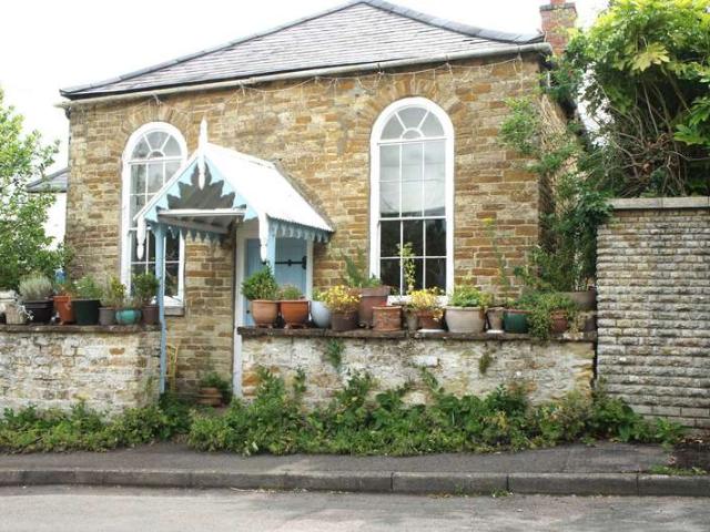 2 Bedroom Cottage House