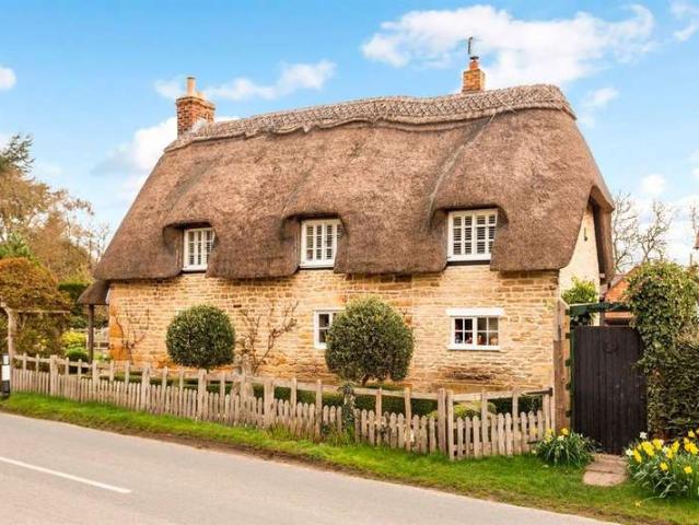 2 Bedroom Cottage House