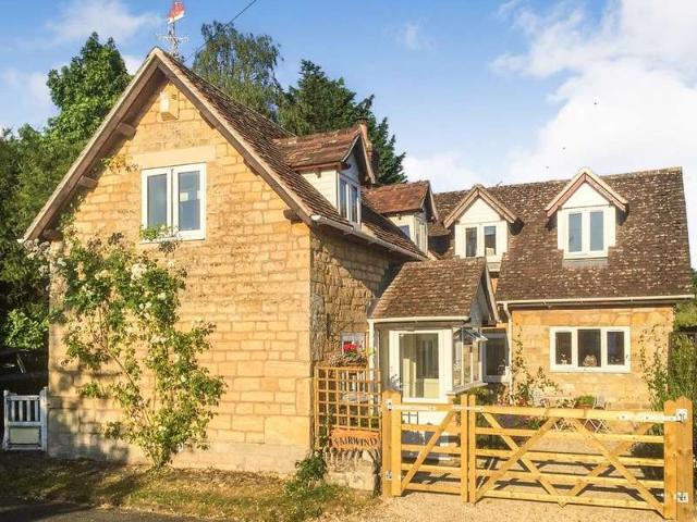 2 Bedroom Cottage House