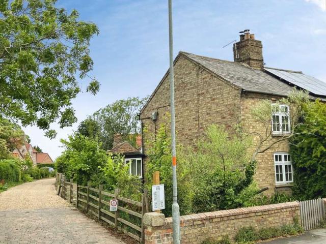 2 Bedroom Cottage House
