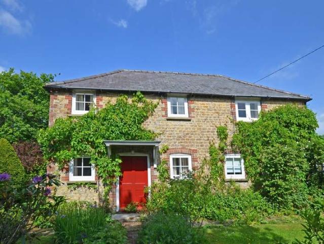 2 Bedroom Cottage House