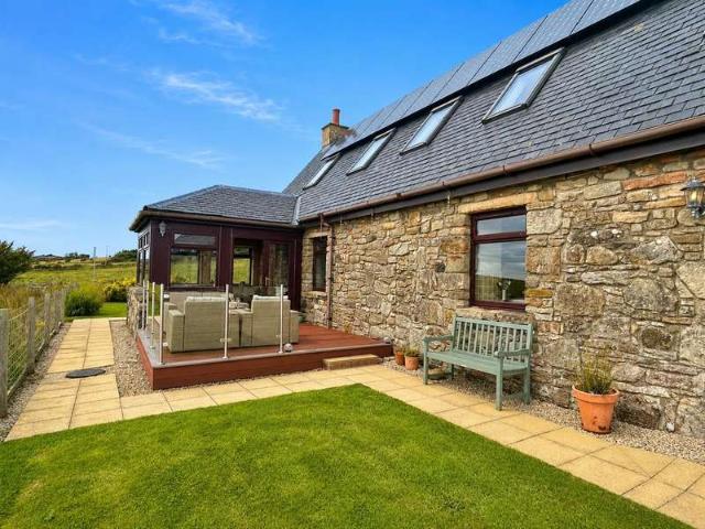 2 Bedroom Cottage House