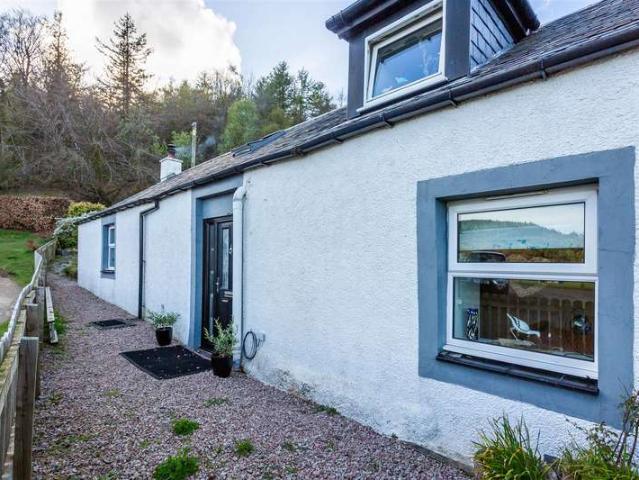 2 Bedroom Cottage House
