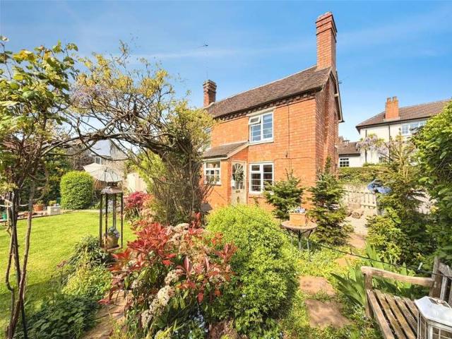 2 Bedroom Cottage House
