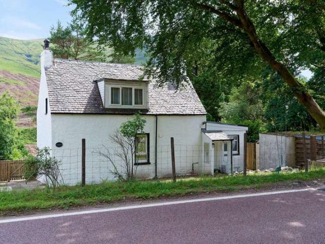 2 Bedroom Cottage House