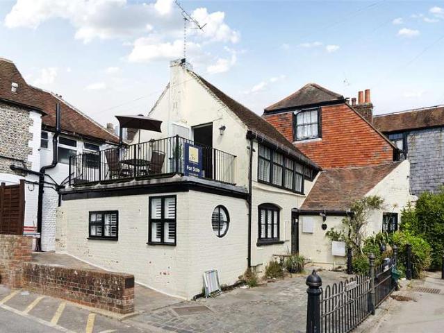 2 Bedroom Cottage House