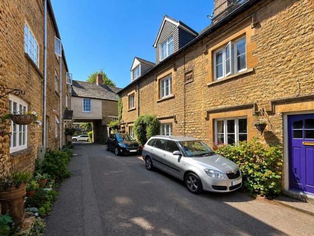 2 Bedroom Cottage House
