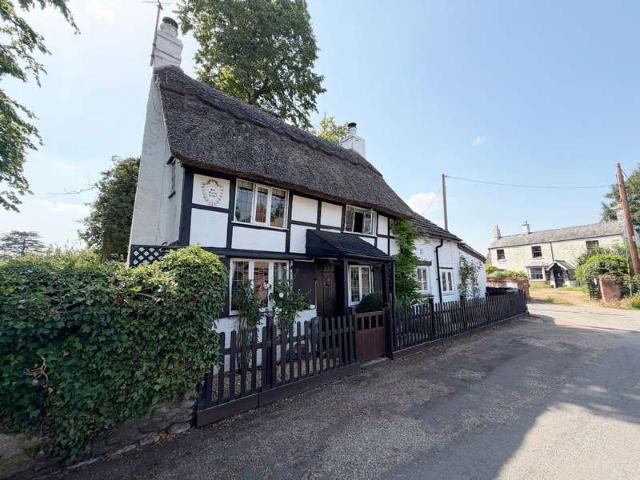2 Bedroom Cottage House