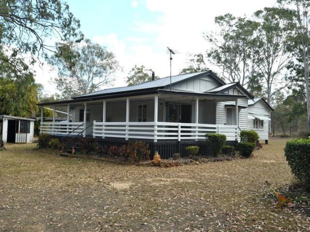 2 Bedroom cottage on 3 acres