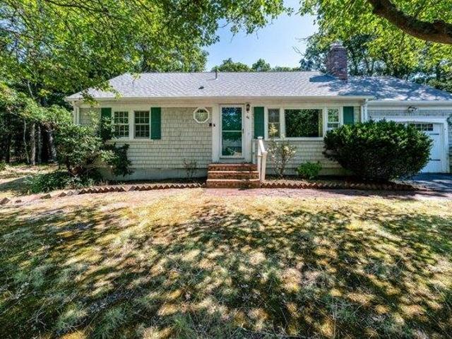 2 bedroom, Cotuit MA 02635 105516353