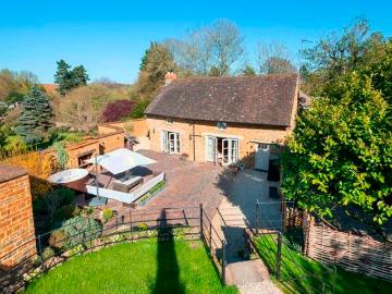 2 Bedroom Country House To Rent In, OX15