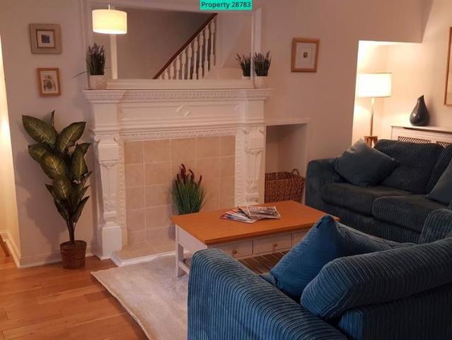2 bedroom country house to rent