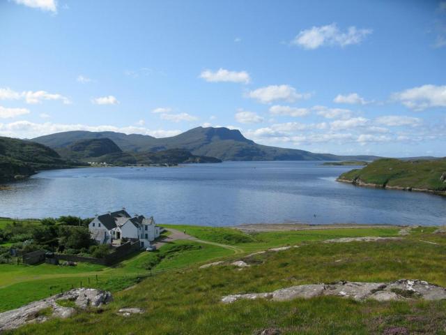 2 bedroom country house for sale