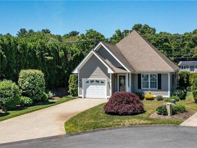 2 bedroom, Coventry RI 02816 105418114