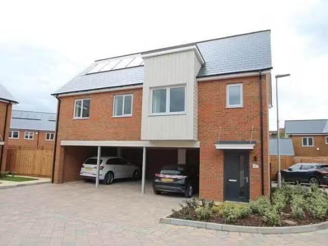 2 bedroom coach house for rent in Ashmead Court, Greenhithe, DA9