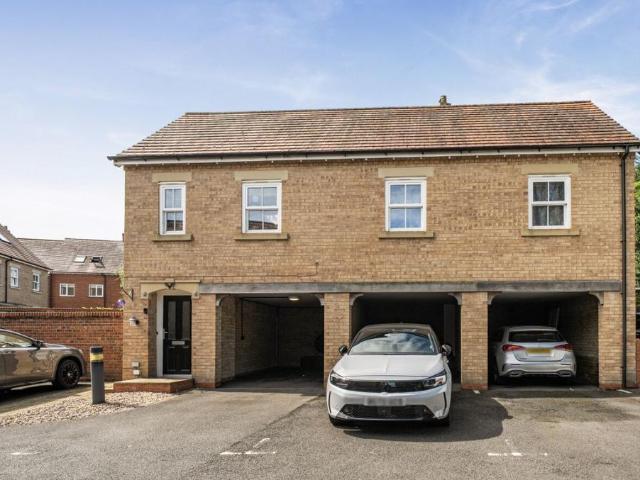 2 bedroom coach house for sale