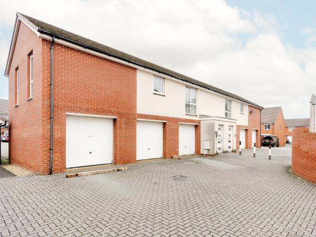 2 bedroom coach house for sale