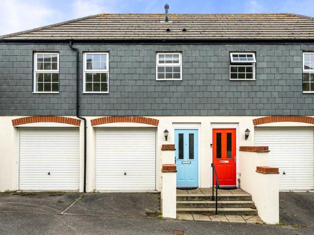 2 bedroom coach house for sale