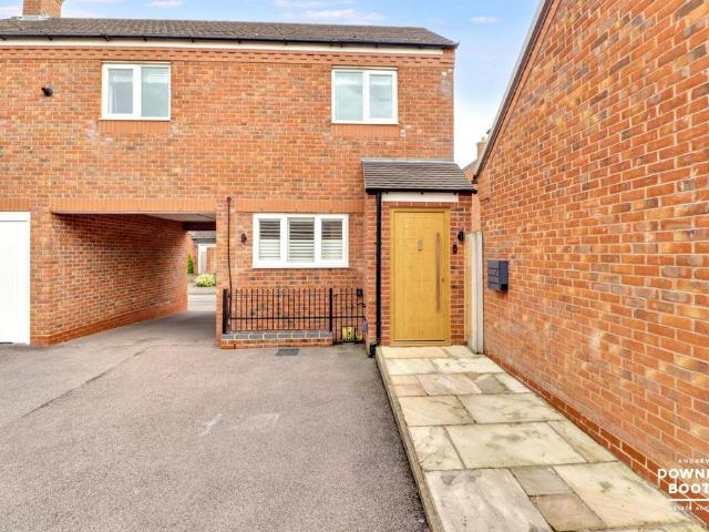 2 bedroom coach house for sale