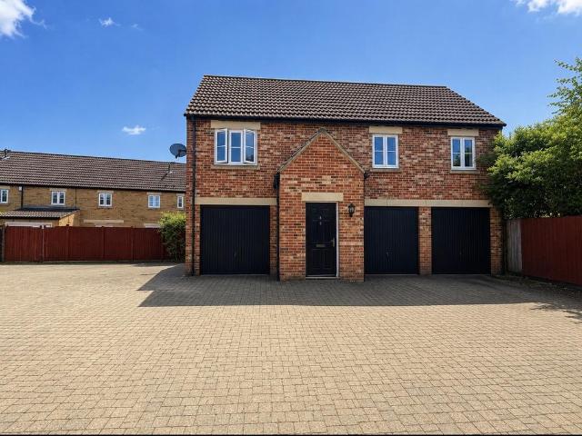 2 bedroom coach house for sale
