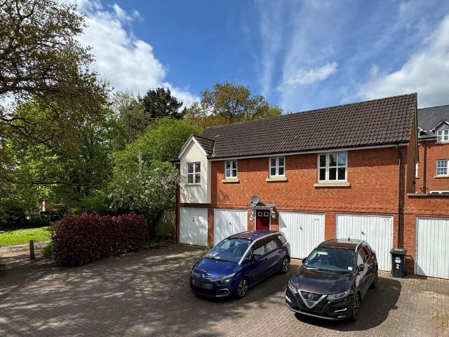 2 bedroom coach house for sale