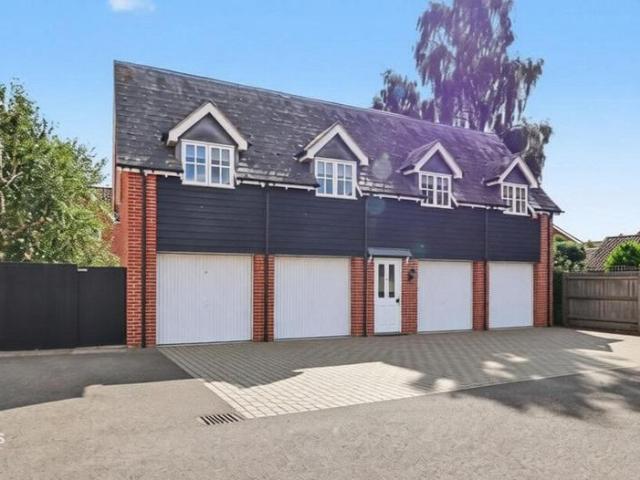2 bedroom coach house for sale