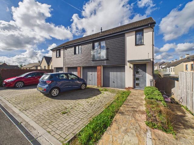 2 bedroom coach house for sale