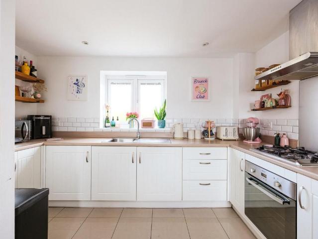 2 bedroom coach house for sale