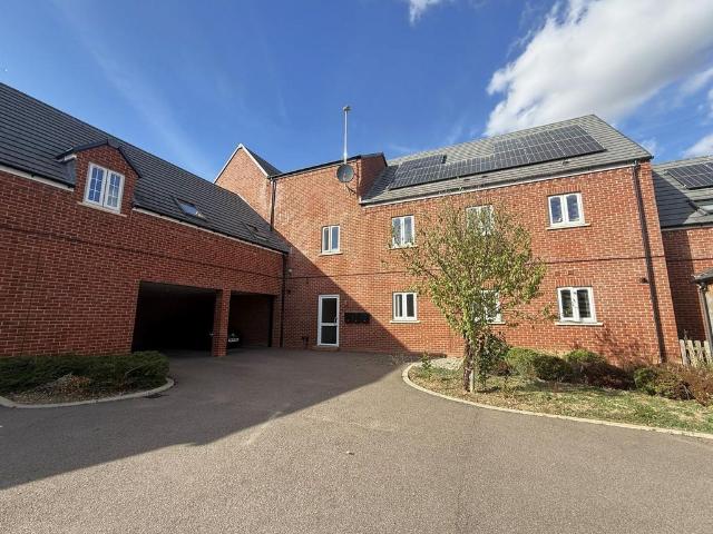 2 bedroom coach house for sale