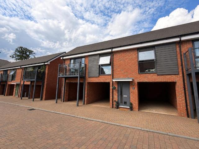 2 bedroom coach house for sale