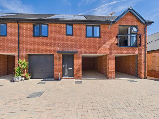 2 bedroom coach house for sale