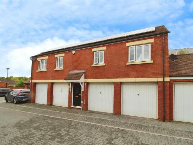 2 bedroom coach house for sale