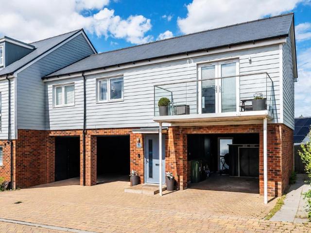 2 bedroom coach house for sale