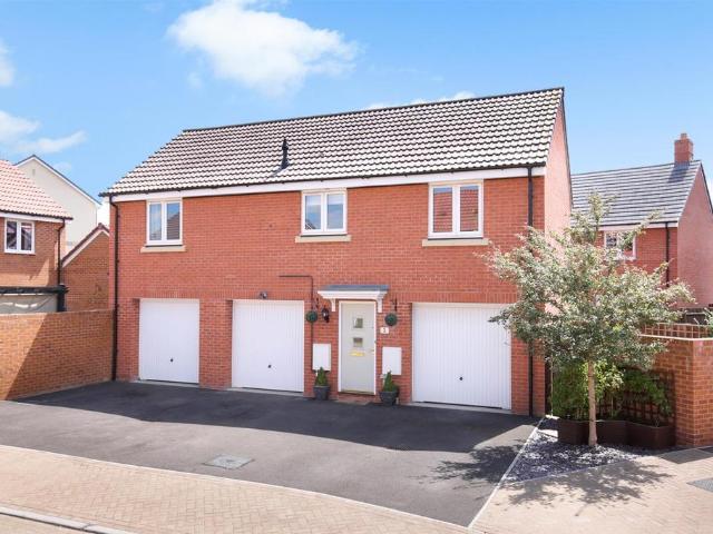 2 bedroom coach house for sale