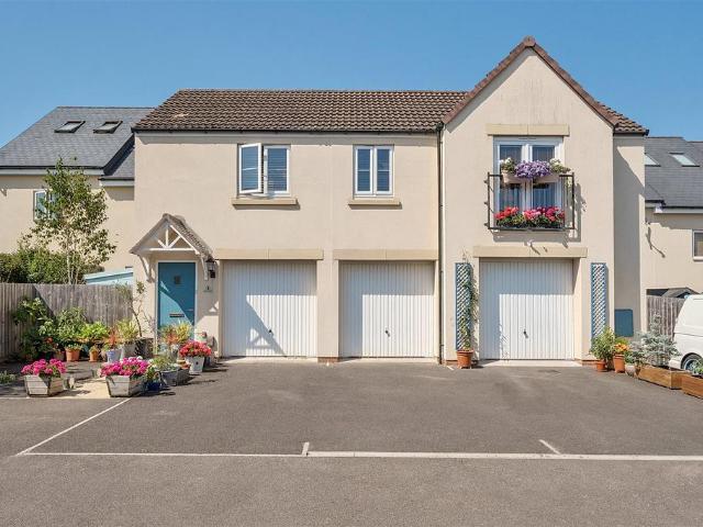 2 bedroom coach house for sale