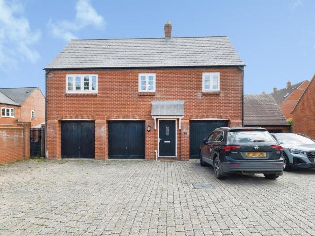2 bedroom coach house for sale
